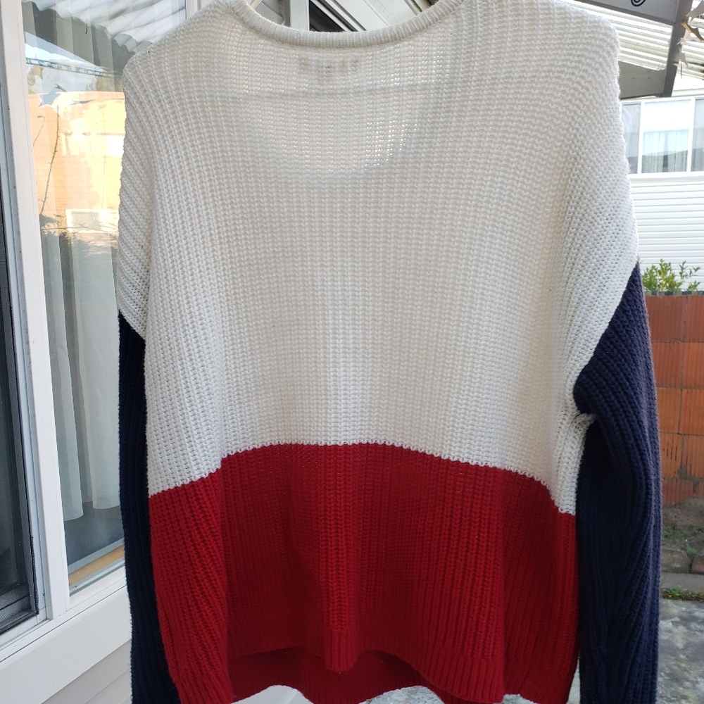 Sweater 🤍❤💙 - Picture 2 of 4